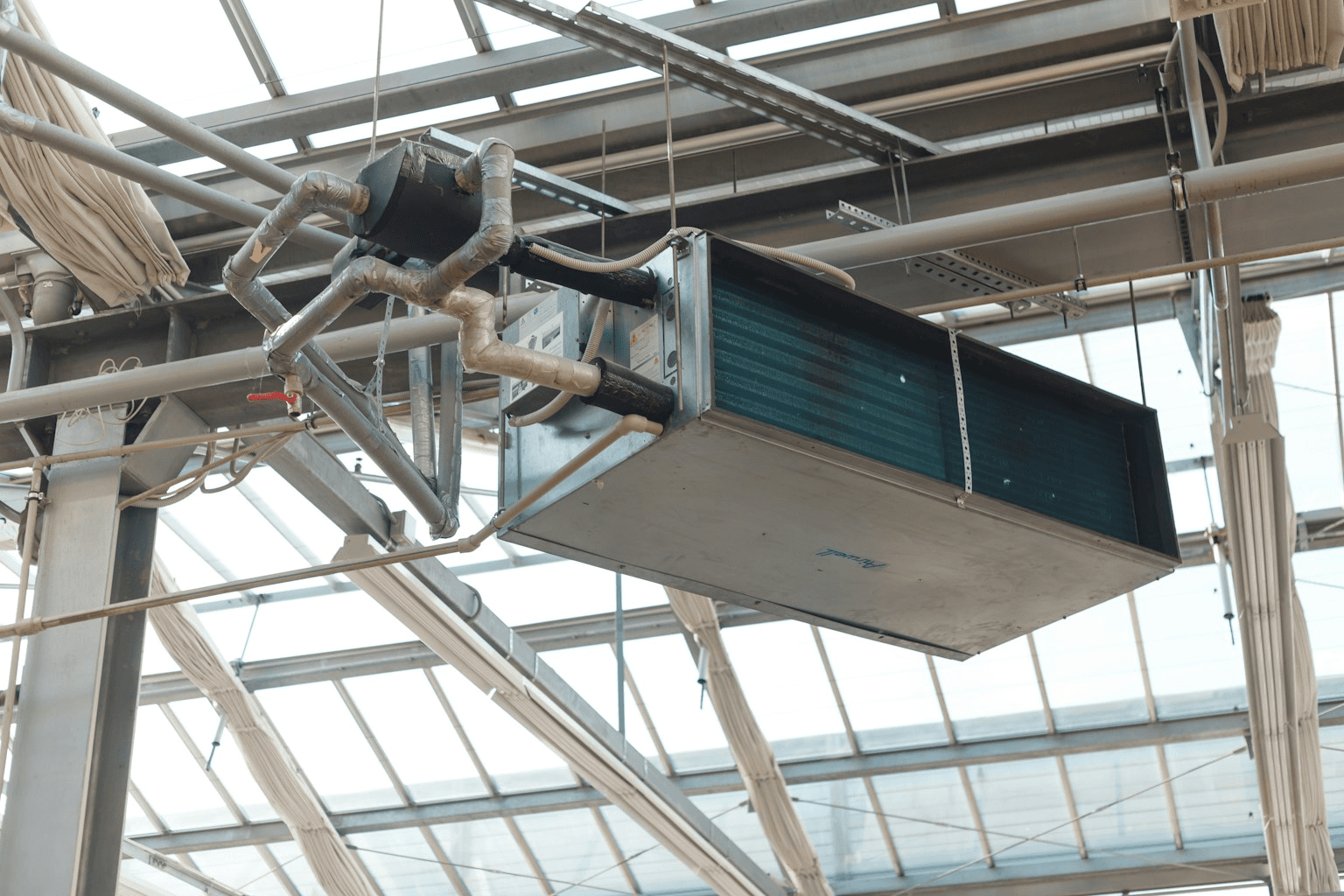 Was ist ein Fan-Coil? Unterschiede zwischen 2-Rohr- und 4-Rohr-Fan-Coil-Systemen
